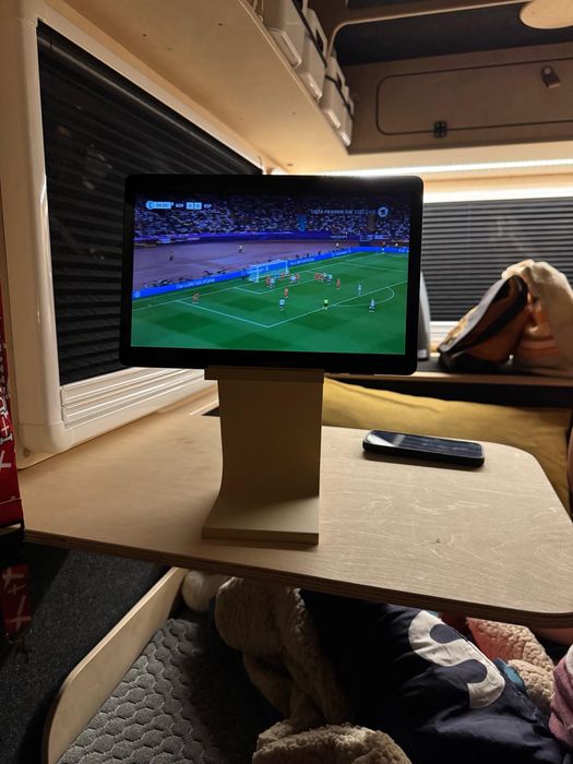 Suport tabletă model stand-up