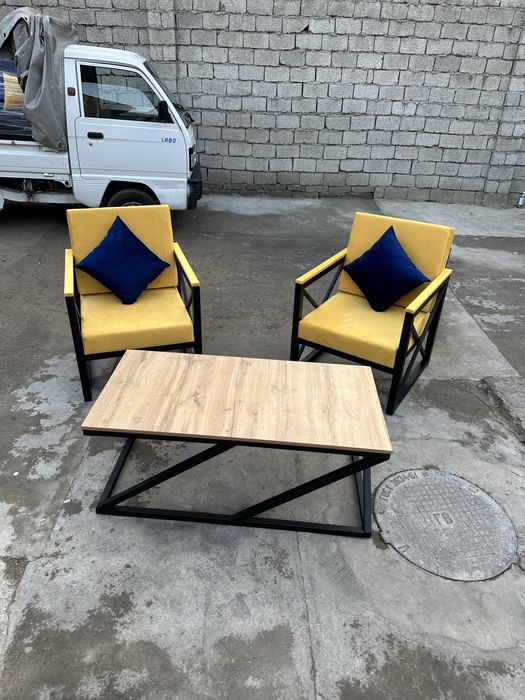 Журналний столик в стиле лофт