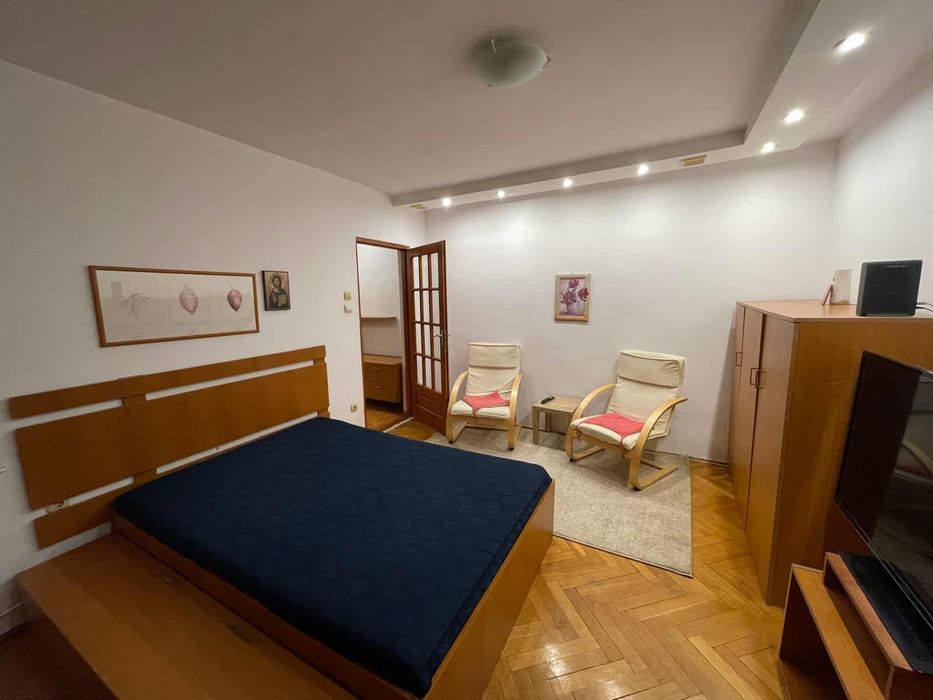 Inchiriez apartament central
