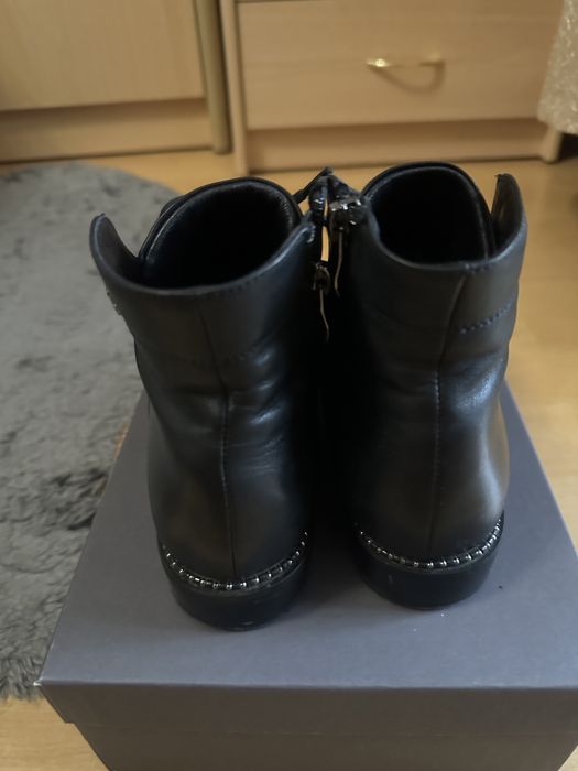 Продам женские ботильоны