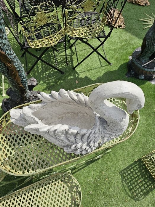 Jardiniera in forma de lebada
