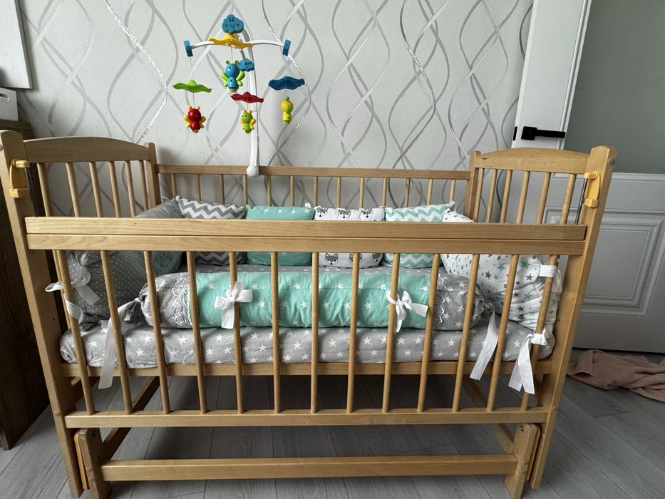 Продам детскую кроватку