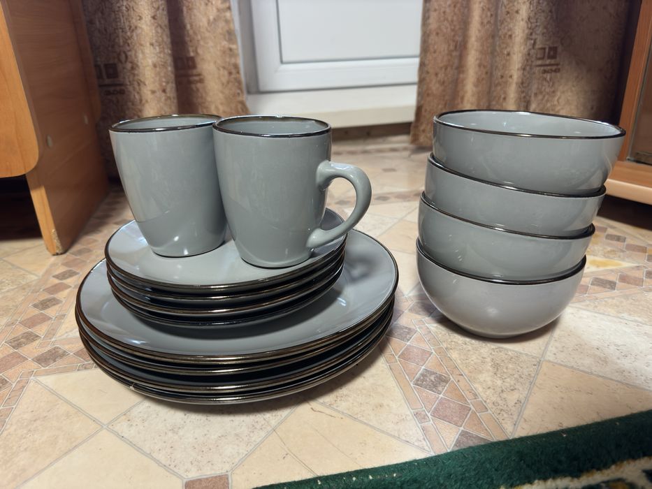 Набор посуды серый