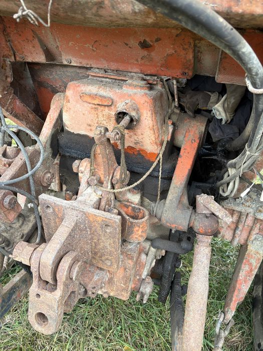 Tractor u 651 cu monobloc