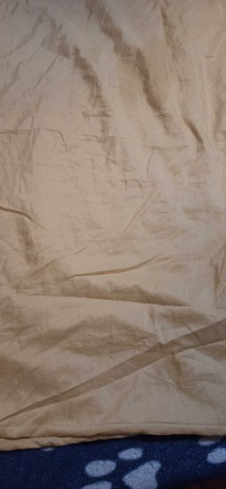 Отдам бесплатно 2  простыни