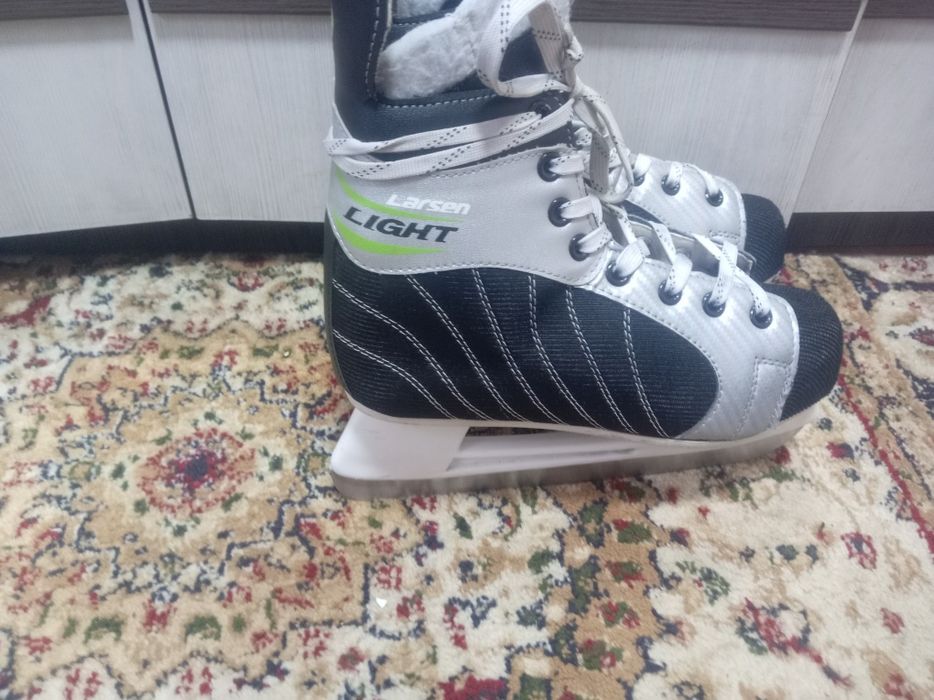 Продам каньки бу 40 размер