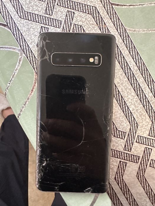 Samsung s10.  Бууууу