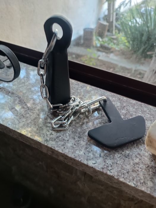 Метален боздуган със верига.