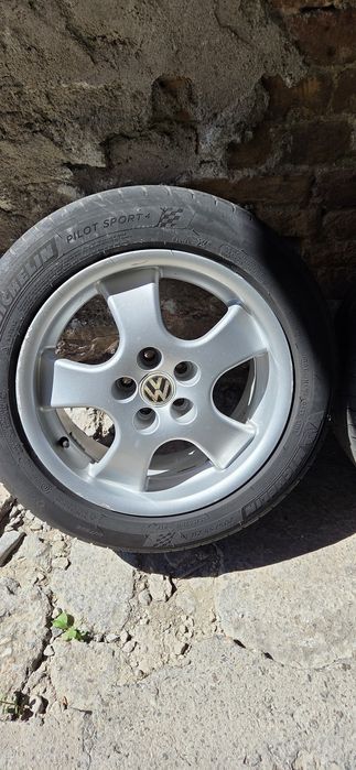 VW GOLF4 джанти със летни гуми 205/55/16  7,5J×16  ET35  5×100
