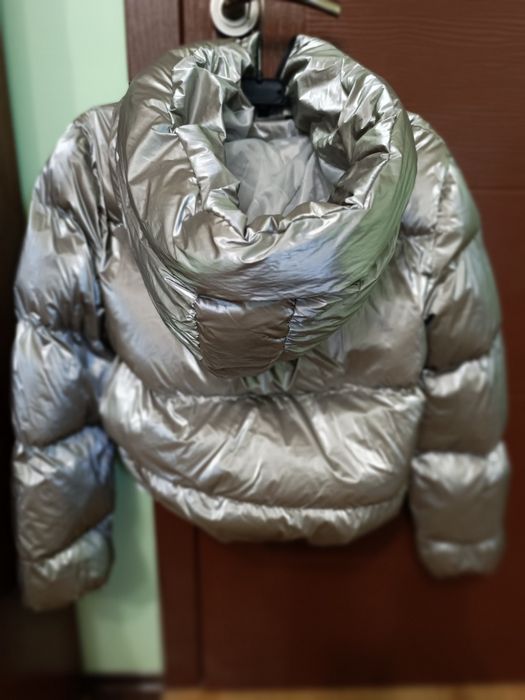 Продавам Дамско зимно яке