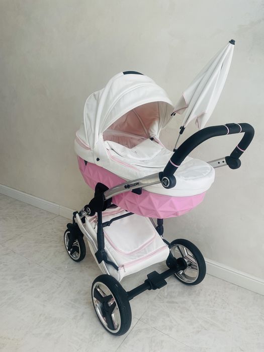 Căruț Junama Candy Pink + scoică auto nouă