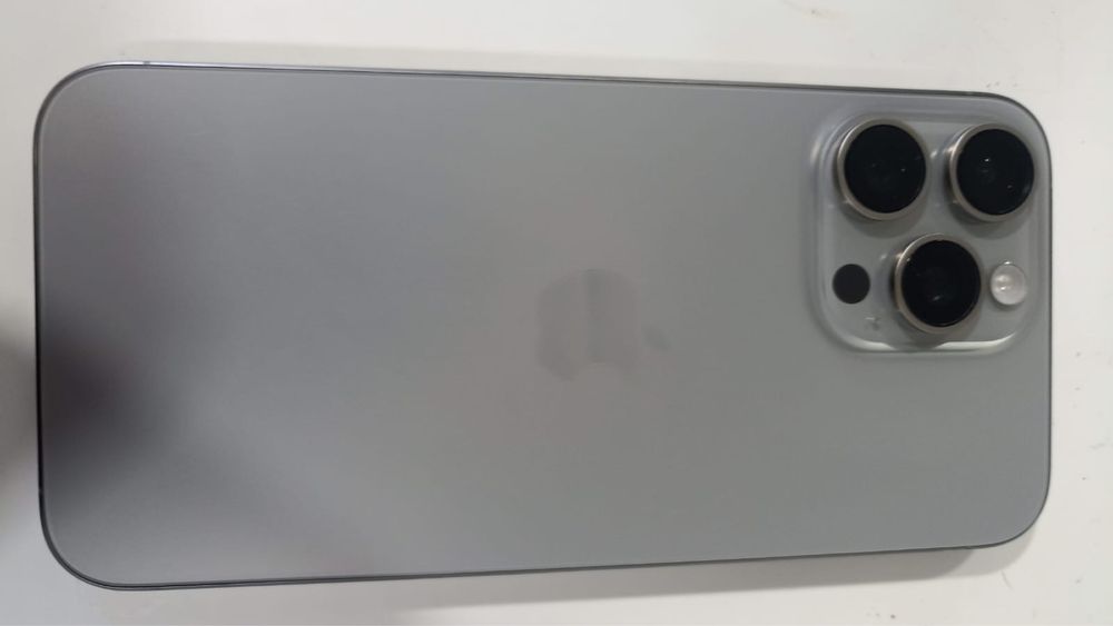 Продаю iPhone 15 Pro Max в идеальном состоянии.АКБ(85%)