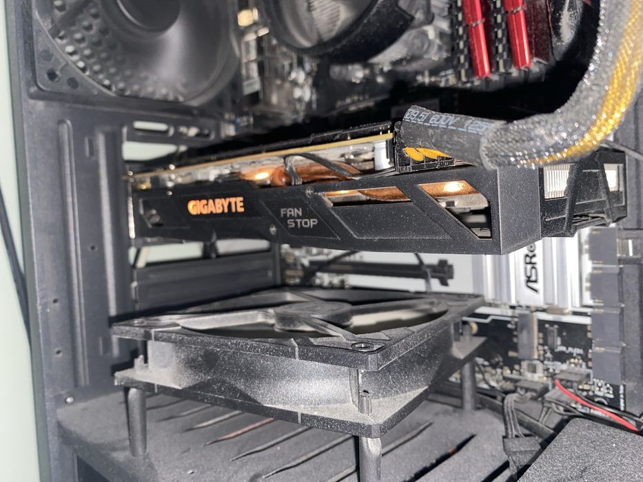 Placa Video RX 580 Gigabyte (Negociabil + Proba)