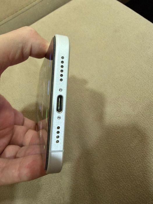 Продавам Iphone 16 Plus-128GB, като нов!