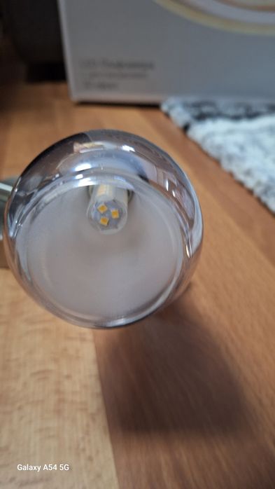 лампи за таван или стена