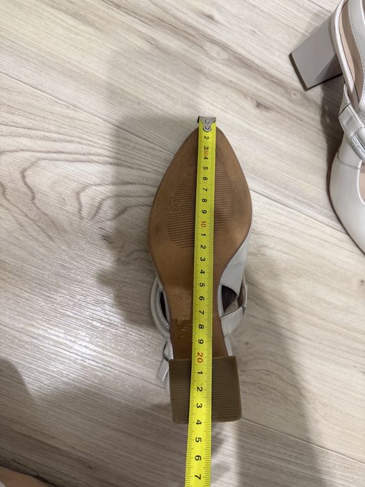 Туфли бежевые 37