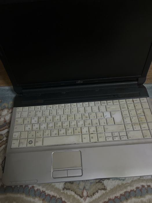 Нотбук FUJITSU..