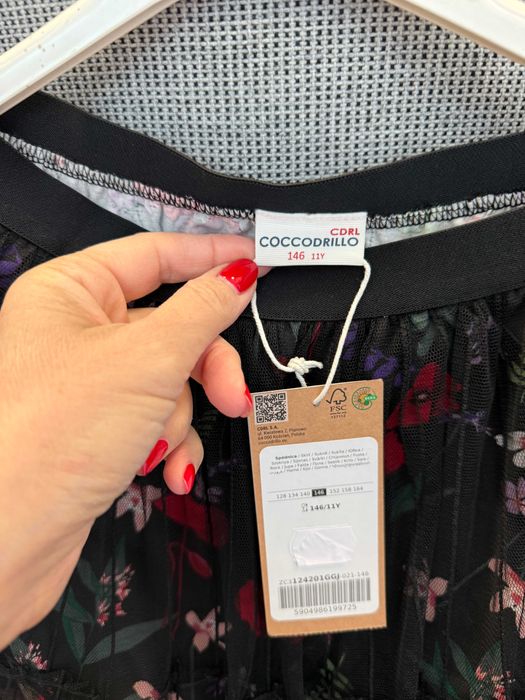 vand fustita cu tul , marca Coccodrillo , 11 ani , noua cu eticheta