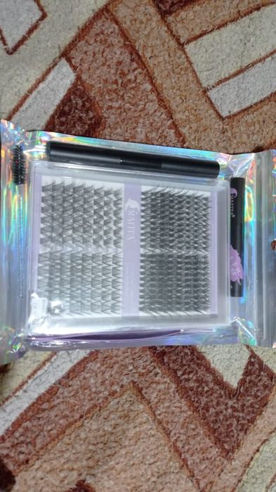 Ресницы и клей для ресниц