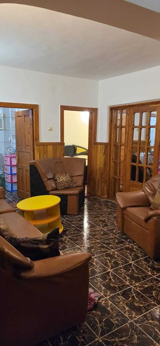 Inchiriez apartament