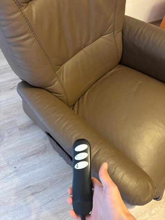 Scaun Electric Cu Telecomanda din piele