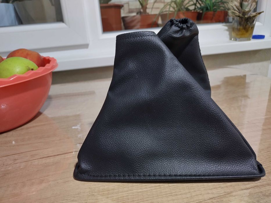 Кожух за скоростен лост и ръчна спирачка за  Тойота