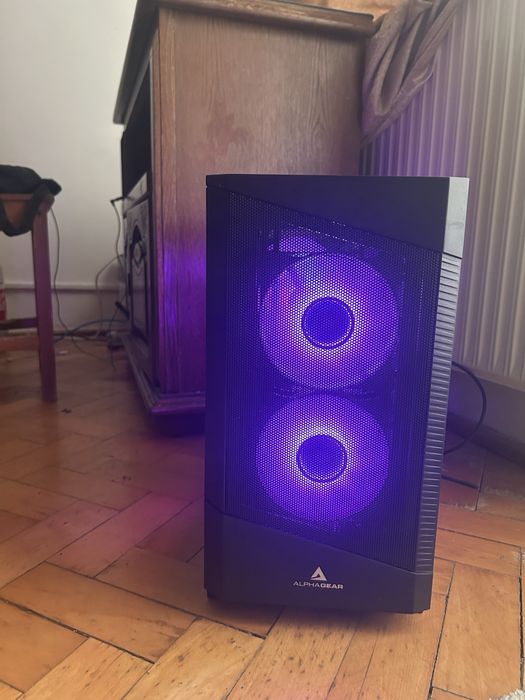 Vand pc gaming cu periferice