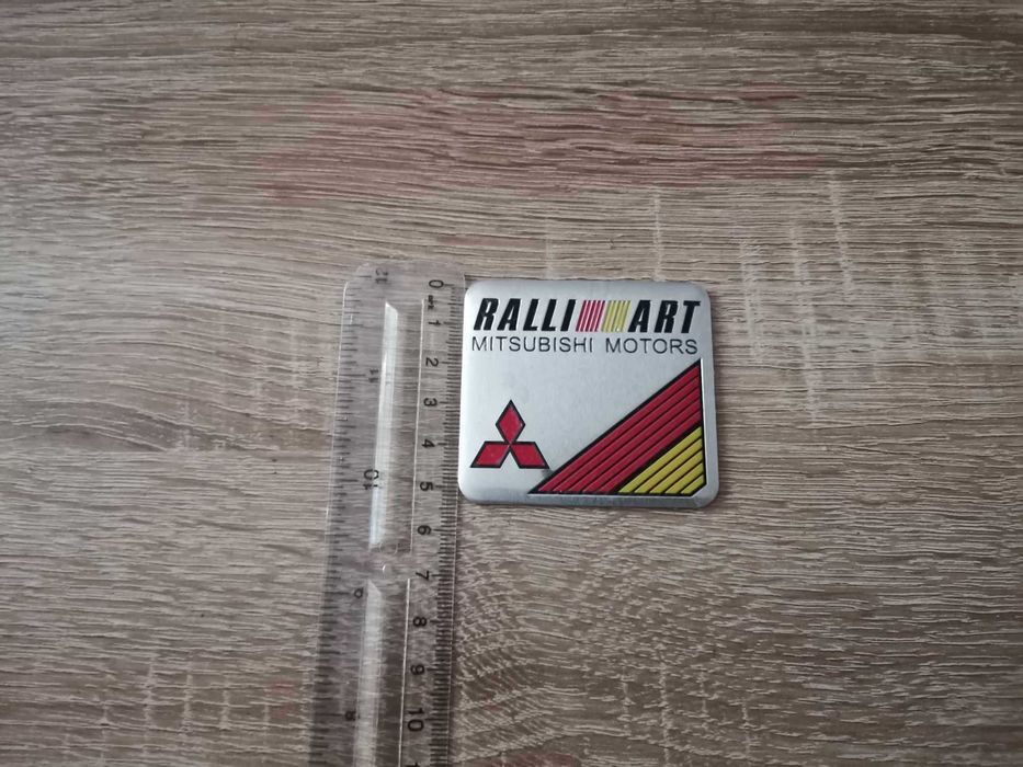 сребрист стикер квадрат Mitsubishi Ralliart