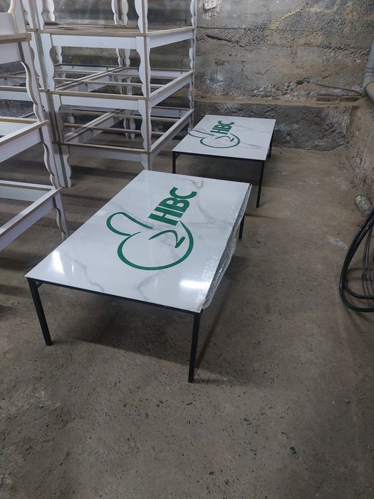 Xontaxta temir profildan. Usti plastik.