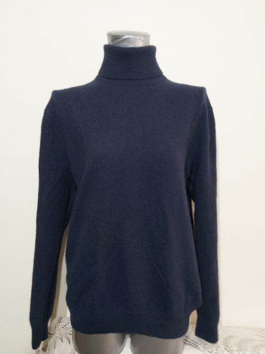 Pulover cu guler pe gât