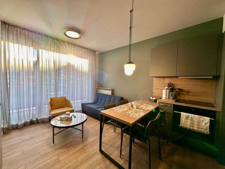 Дава се под наем Двустаен апартамент в София, Витоша - 70 кв.м за 720 € - Снимка #1