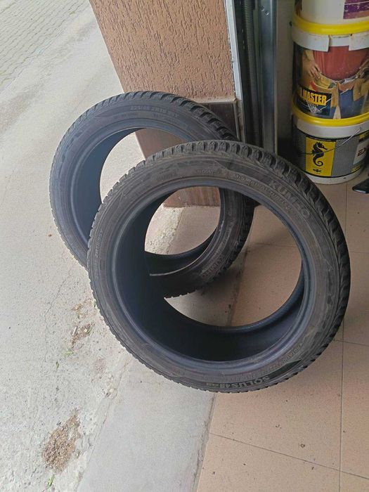 Продавам 2 броя всесезонни гуми KUMHO Solus 4S HA32  225/45/18