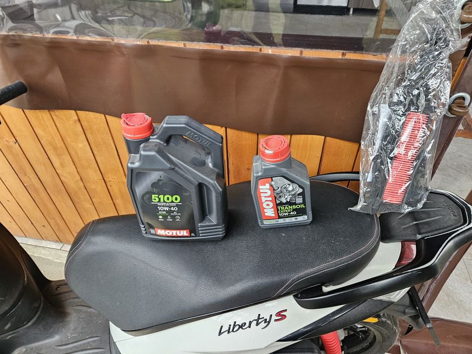 Scuter Piaggio Liberty 2022 – întreținut impecabil + accesorii