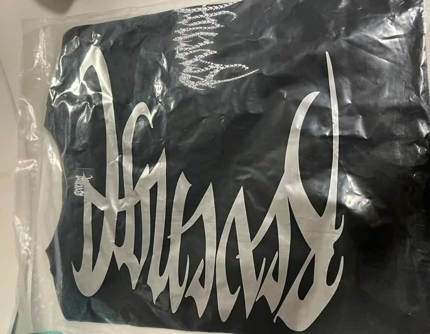 Tricou revenge x playboy