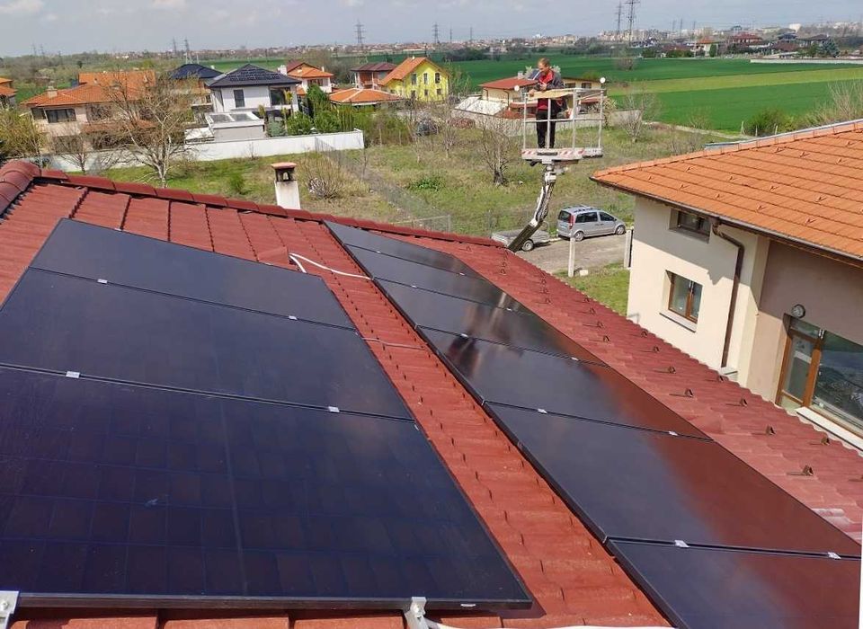 Изграждане на фотоволтаични системи.
