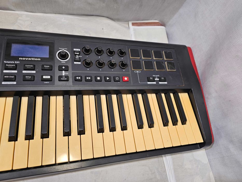 Clapier / Tastatură MIDI Controller Novation Impulse 49 - Se vinde ca defect (display nefuncțional)