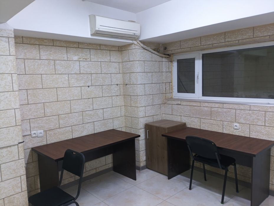 Хамза, ЕврО Офис в Бизнес Центре, с Мебелью