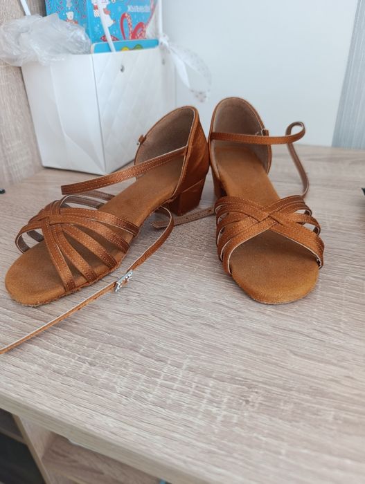 Продам туфли для танцев