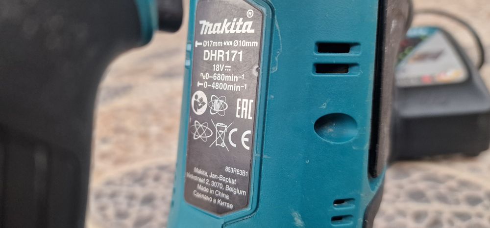 перфоратор Makita DHR171