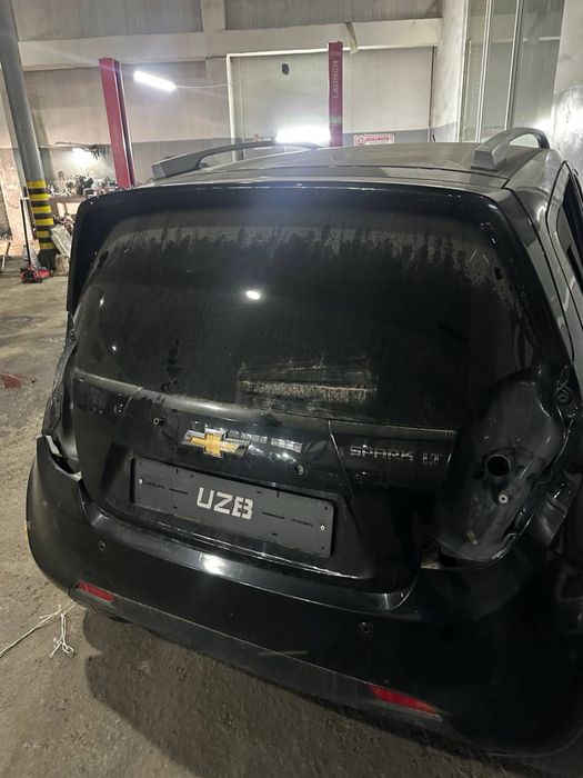 Spark 2022 kuzov sotiladi eshik bagaj tom