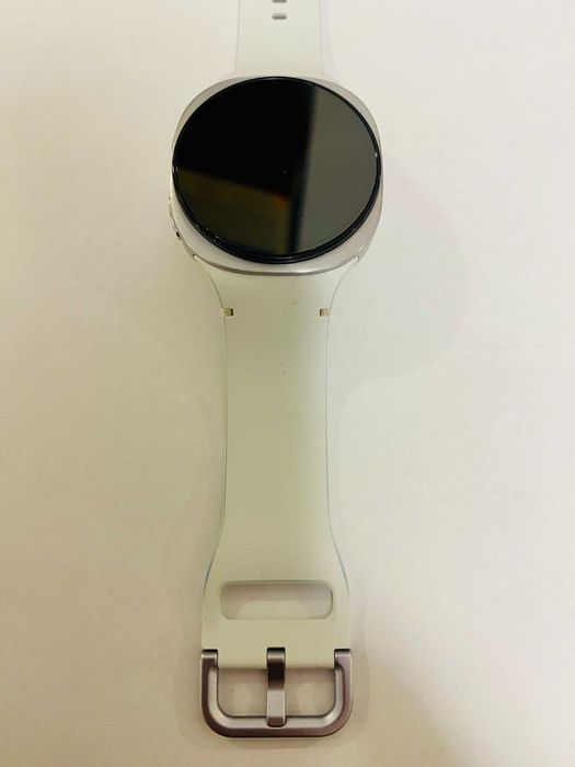 КАТО НОВ !!! Samsung Galaxy Watch8, 40mm BT, Silver, (SM-L320)