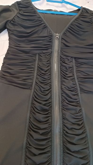 Черна  рокля с дълъг ръкав