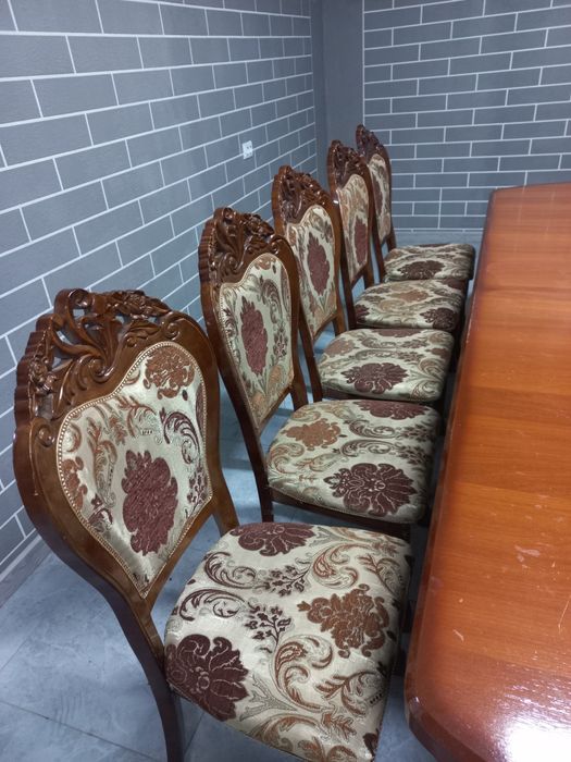 Стол и стулья б/у