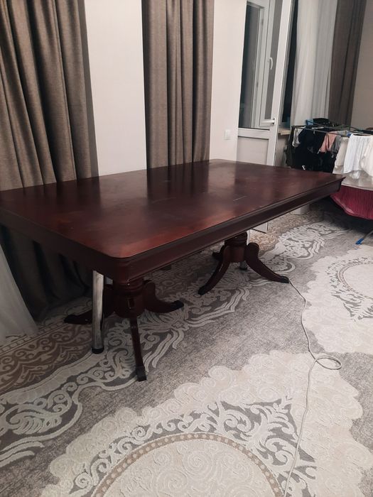 Стол для гостиной