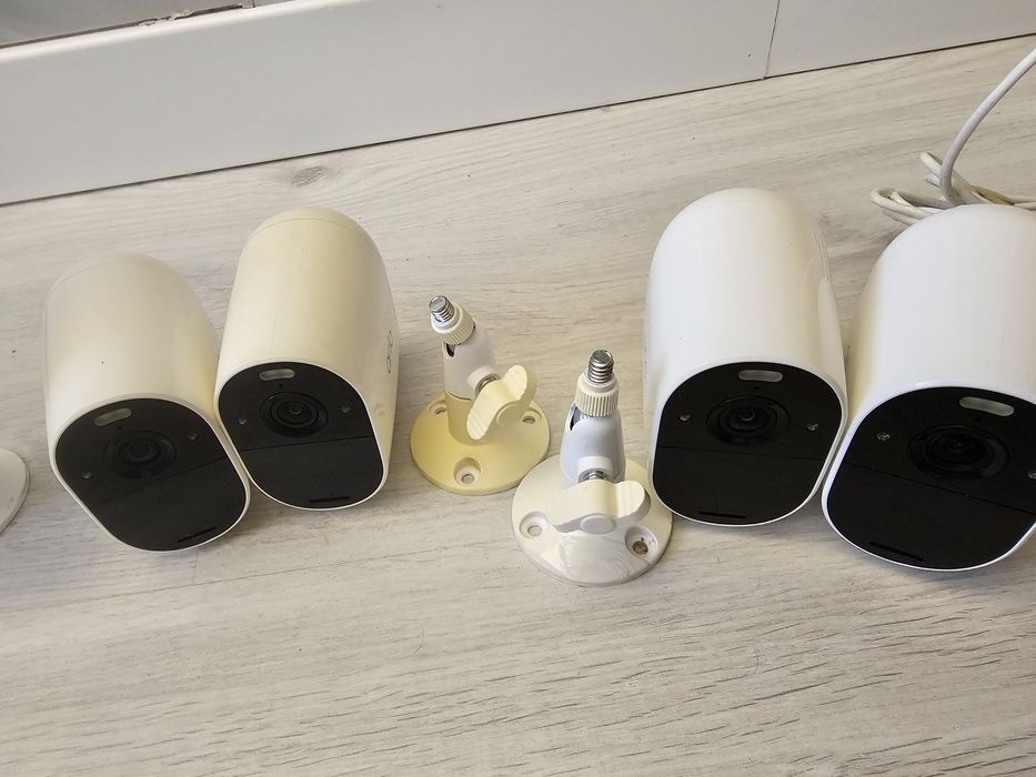 Camere supraveghere arlo essential/panouri solare