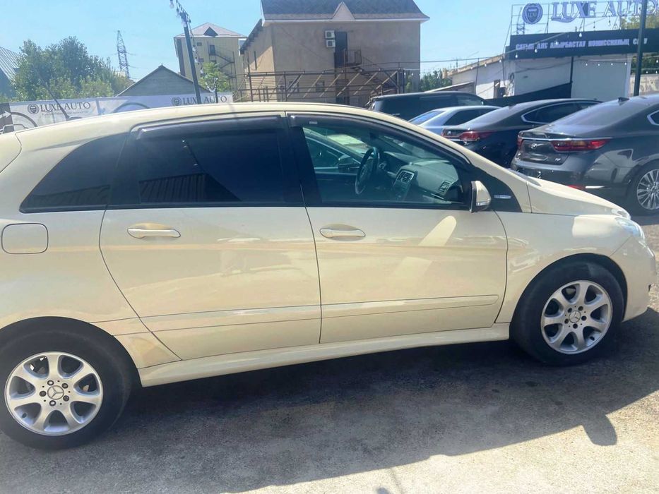 Автомобиль мерседес в200 вариатор