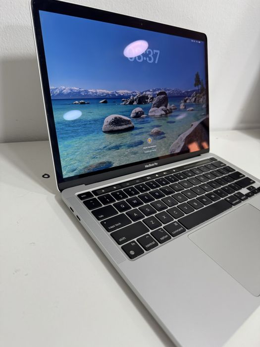 Macbook pro 13 m1 8/256gb