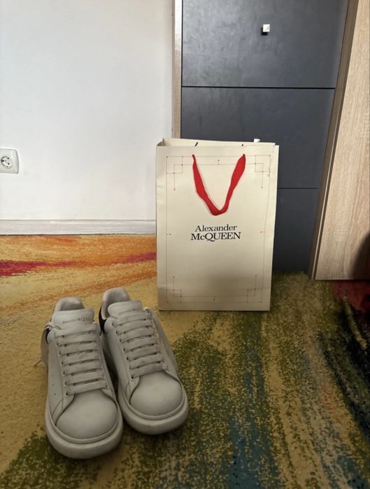 Alexander McQUEEN