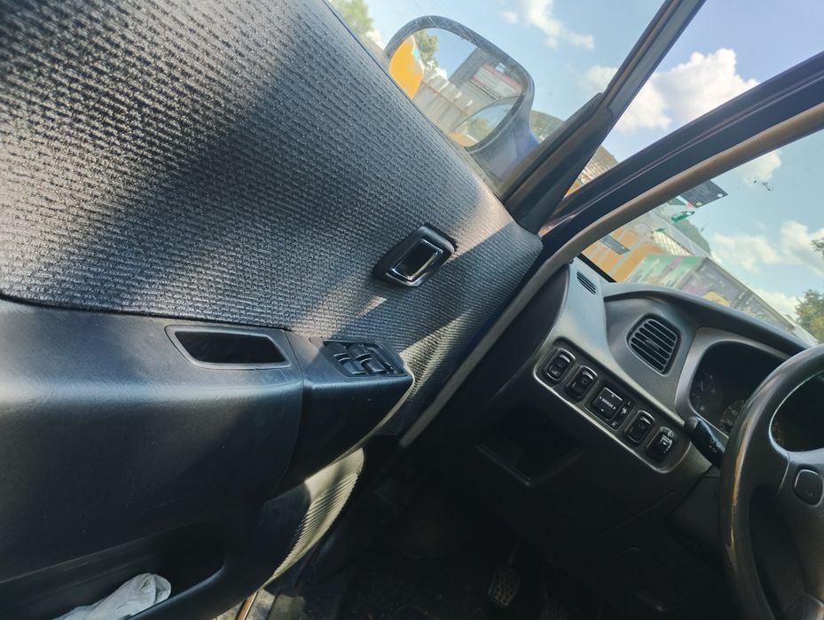 Дайхацу Сирион Daihatsu Sirion 1.0