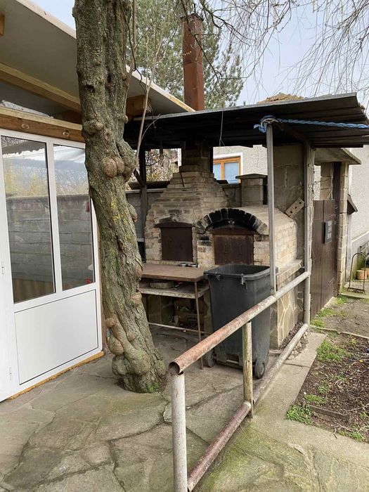 Хранителен магазин и кафе аперитив в с.Тутраканци